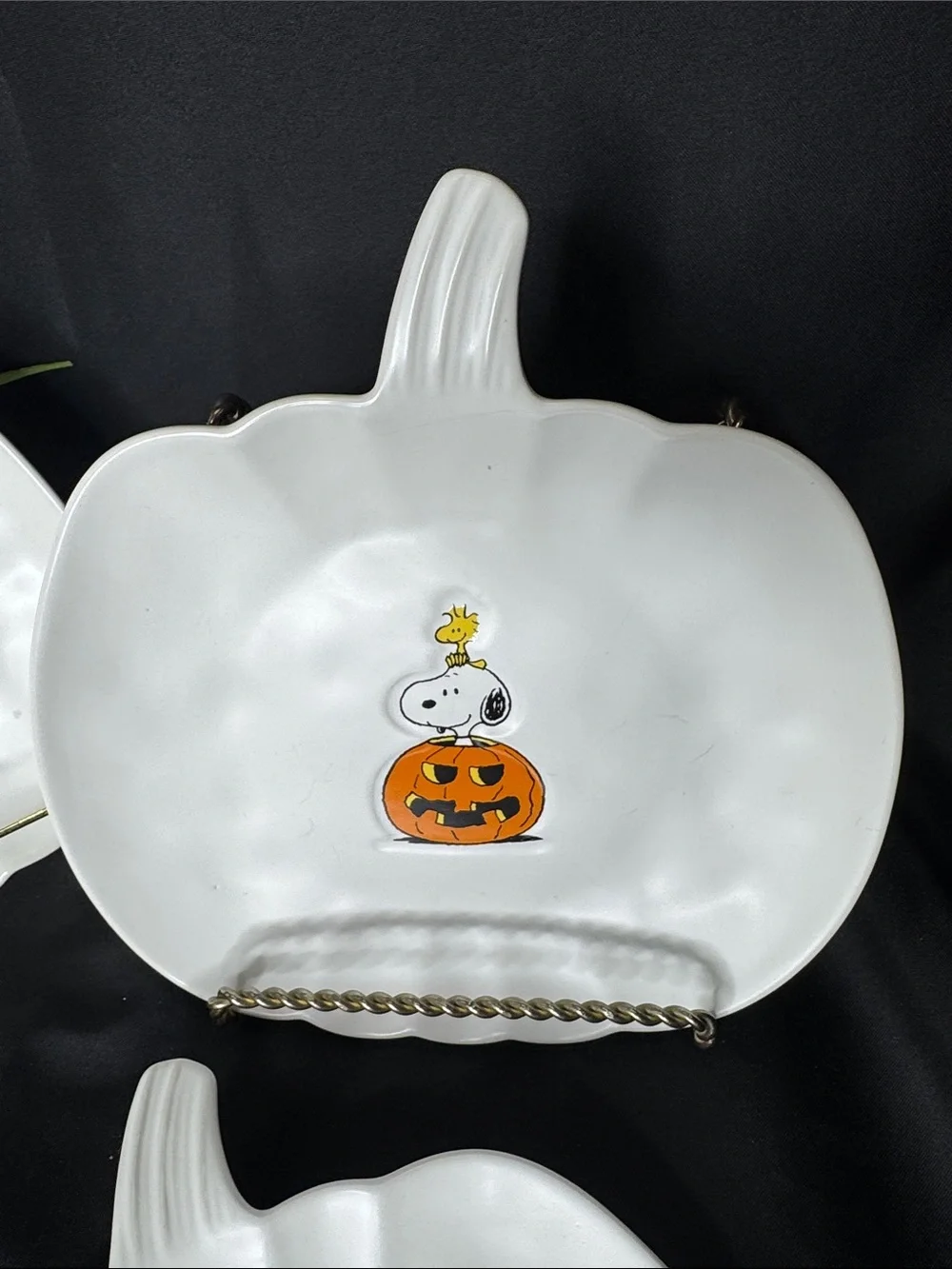 Set of 4 William Sonoma Peanuts Snoopy and the Great Pumpkin Halloween Plates